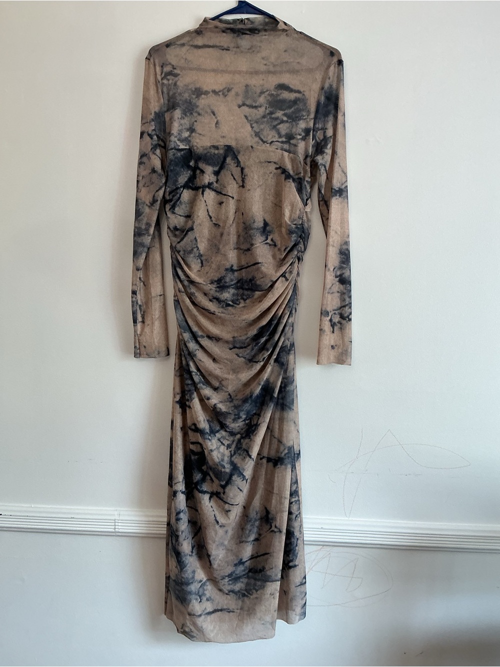 Neutral Tie-Dye Midi Dress with Long Sleeves